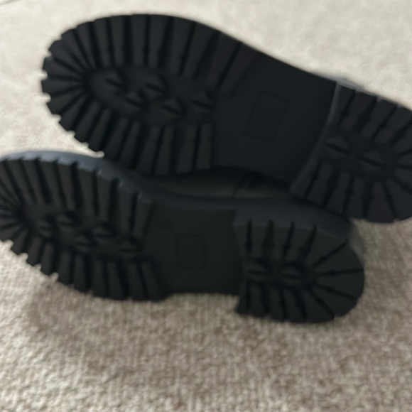 Time and Tru Gray Chelsea Boots - Picture 3 of 7